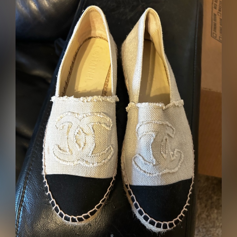 CHANEL interlocking CC logo canvas espadrilles 40